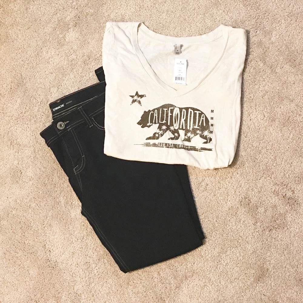 California V-Neck t-shirt